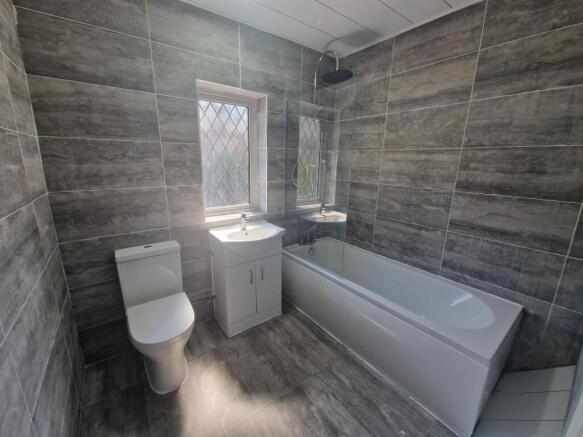 3 bed Semi-Detached to rent Image 8