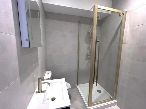 ensuite.jpeg