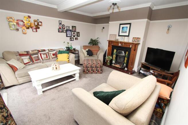 4 bed Semi-Detached for sale Image 5