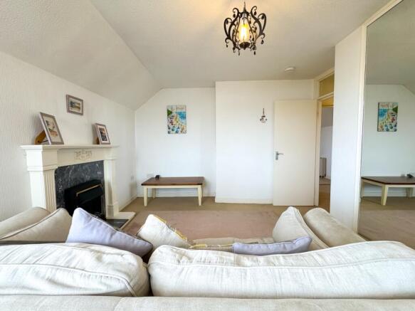 2 bed Penthouse for sale Image 5