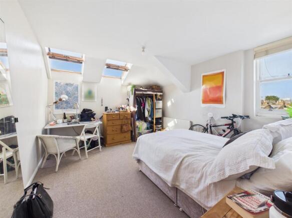 Bedroom 1.jpg