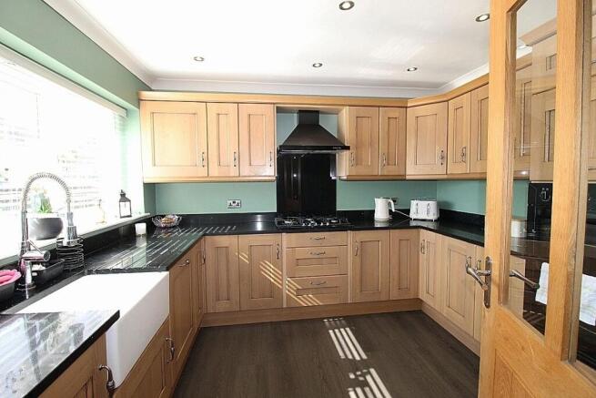 3 bed Detached for sale Image 11