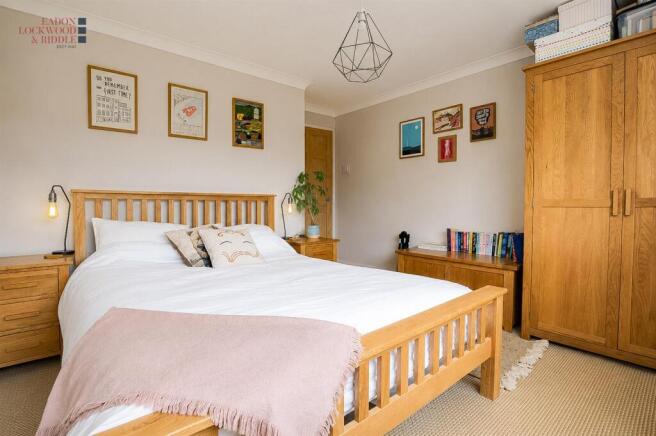 3 bed Semi-Detached for sale Image 11