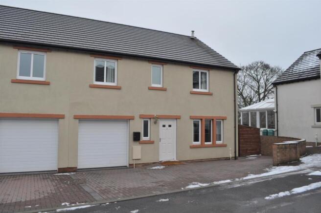 2 Joiners Close