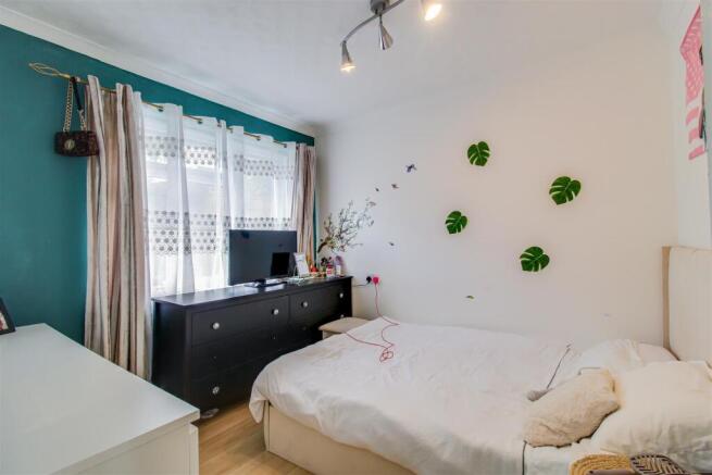 3 bed Terraced for sale Image 5