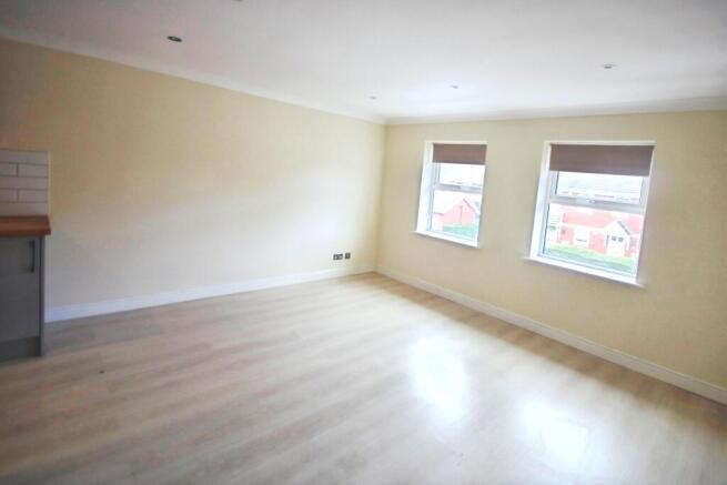 2 bed Flat to rent Image 4