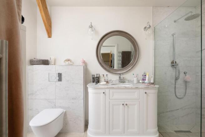 3 bed House for sale Image 8