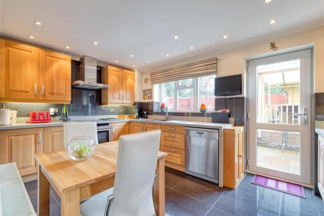 Kitchen/Breakfast...