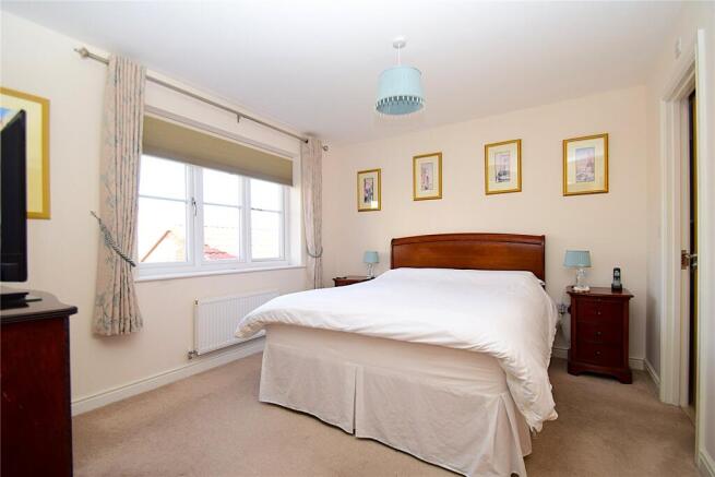 4 bed Detached for sale Image 9