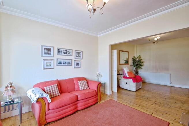 Lounge/Dining Room