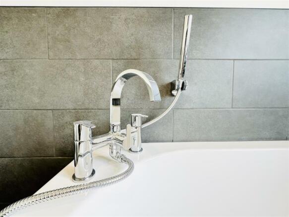 Bath tap