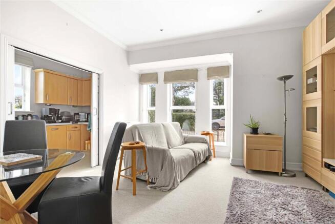 Ascot Road, Holyport, Maidenhead, SL6 photo 4