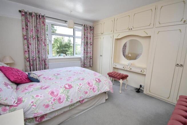 BEDROOM 1.jpg