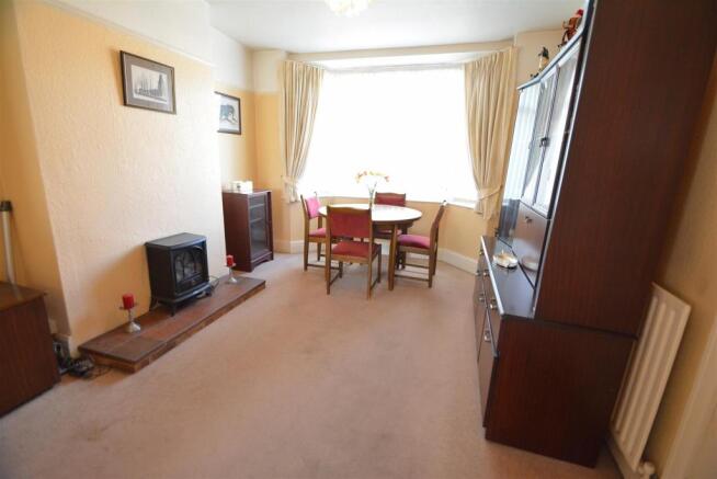 Lounge/Dining Room