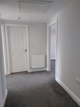 2 bed Apartment to rent Image 9