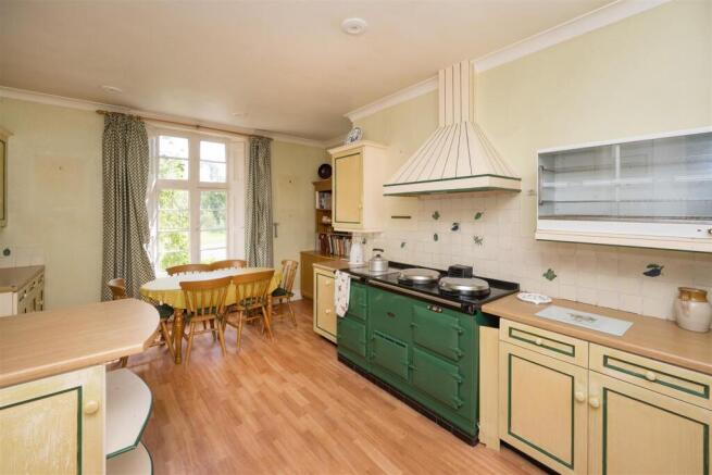 6 bed Character Property for sale Image 12