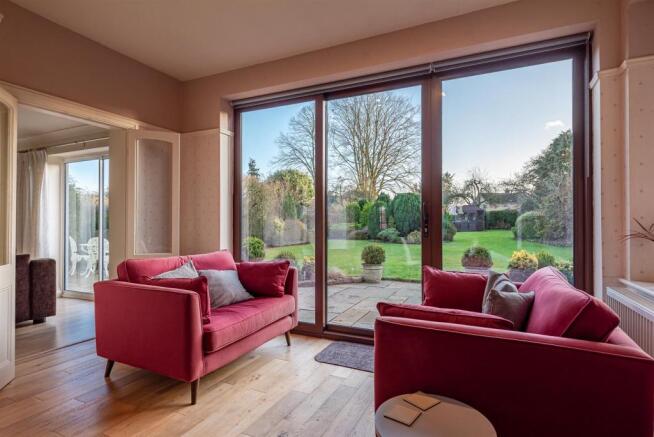 GARDEN ROOM