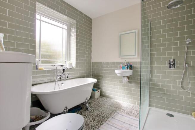 EN SUITE