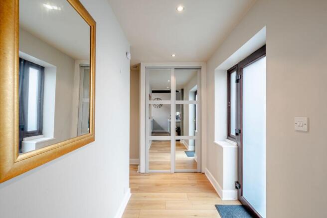2 bed Coach House for sale Image 12