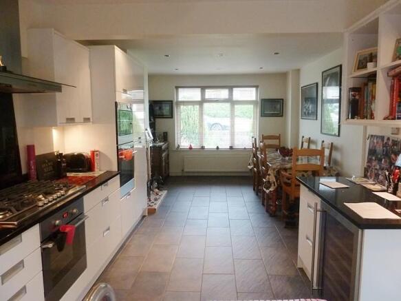 Kitchen/Dining Area