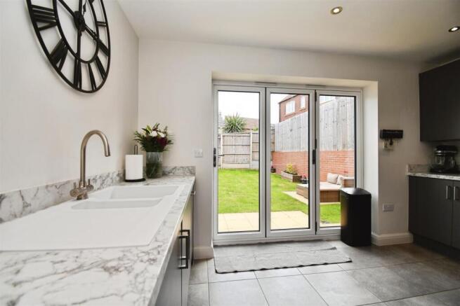 2 bed Semi-Detached for sale Image 6