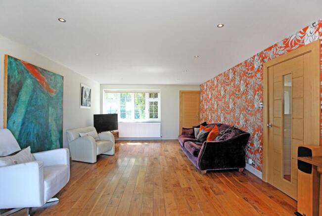 4 bed Detached for sale Image 8