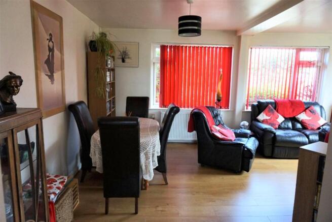 Lounge/Dining Room