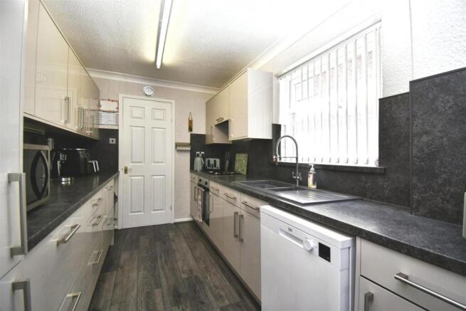 3 bed Detached for sale Image 11