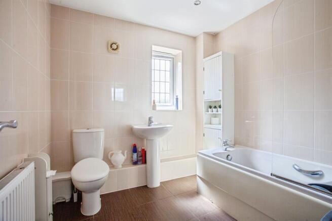 4 bed Town House for sale Image 11