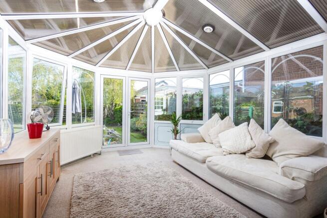 4 bed Detached for sale Image 11