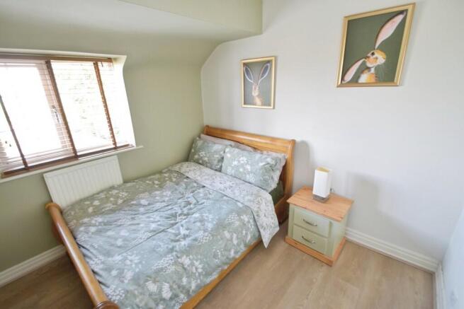 4 bed Detached for sale Image 9