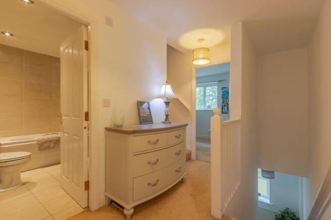 5 bed House for sale Image 11