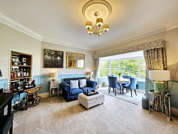 2 bed Flat for sale Image 5