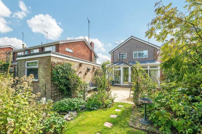 Meadow Road, Wolston