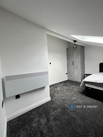 1 bed House Share to rent Image 8
