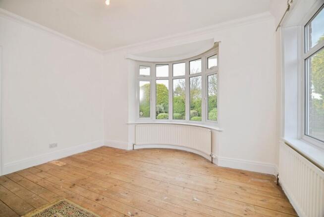 4 bed Bungalow for sale Image 12