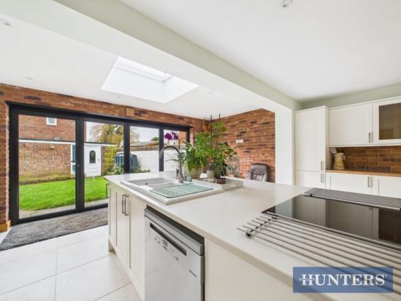 3 bed Semi-Detached for sale Image 8