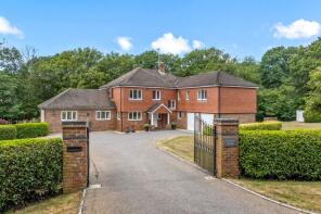 3 Copsedell House, The Coopers, Horsham RH13 0PQ