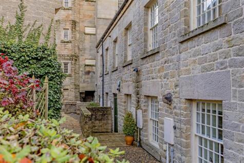 The Causeway, Eyam, Hope Valley image 28