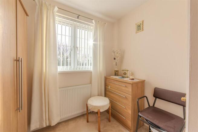 56 Gifford Close-7.jpg