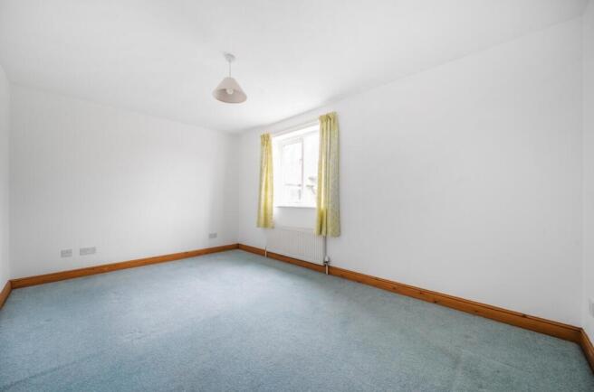3 bed Town House to rent Image 8