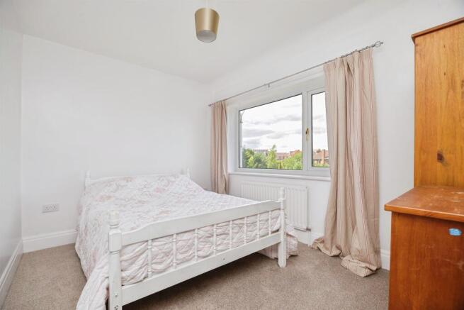 3 bed Semi-Detached for sale Image 11