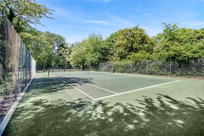 4 bed Detached for sale Image 7