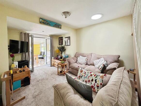 2 bed Semi-Detached Bungalow for sale Image 4
