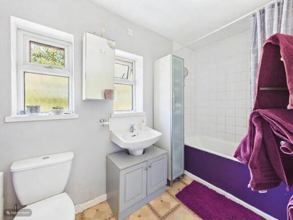 4 bed Semi-Detached for sale Image 10