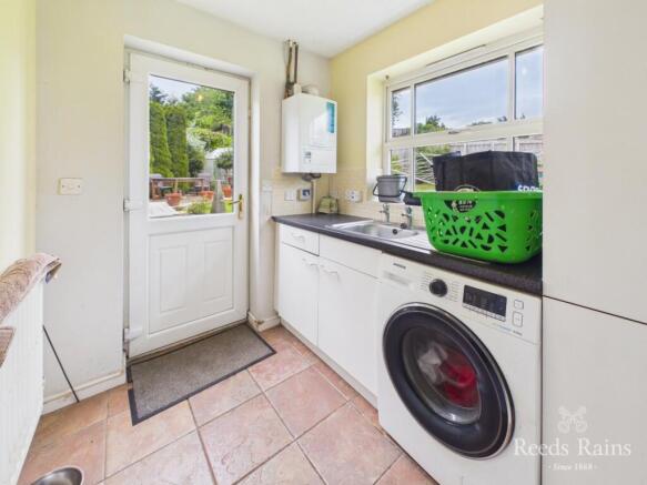 4 bed Detached for sale Image 8