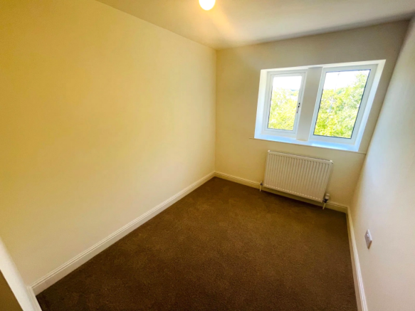 3 bed Terraced for sale Image 11