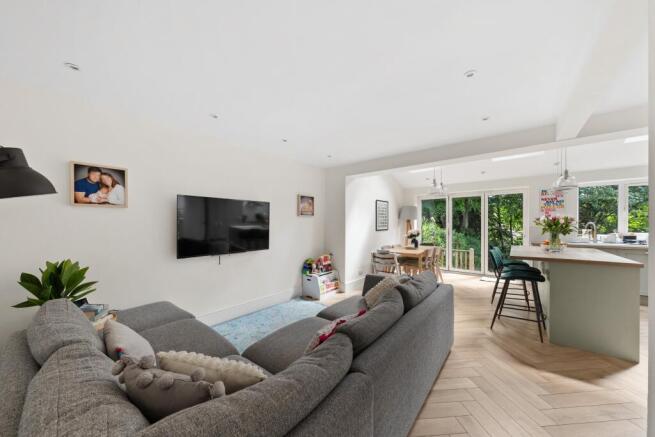 3 bed Semi-Detached for sale Image 8