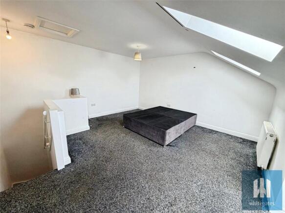 2 bed Terraced to rent Image 4