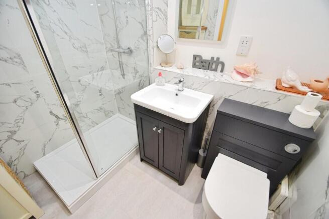 2 bed Apartment for sale Image 9